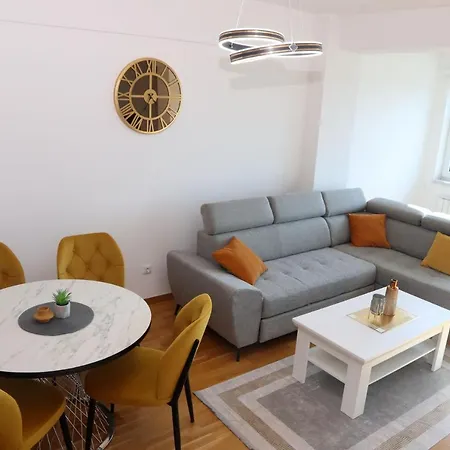 Cecovic - Mellain Apartment