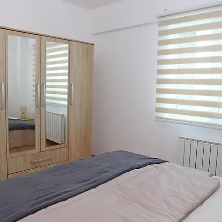 Cecovic - Mellain Apartamento *